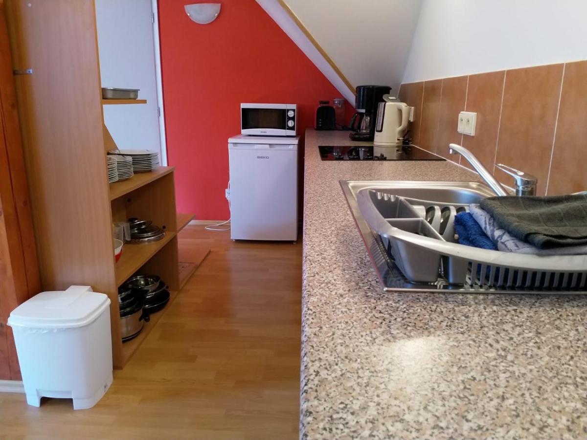 Camping & Guest House Pliskovice Mirovice Экстерьер фото